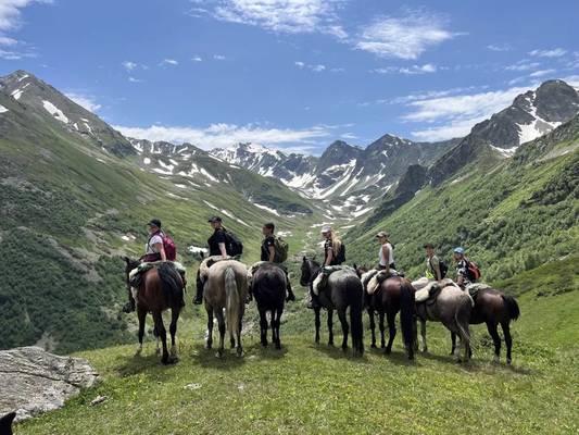 Две стихии Кавказа: джиппинг и конная прогулка на Домбае