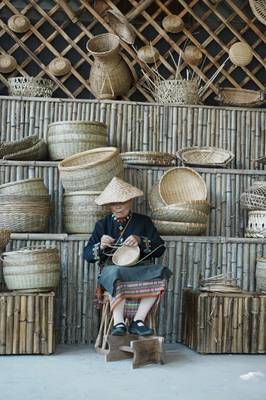 Фольклорная деревня народностей Ли и Мяо на Хайнане — из Саньи